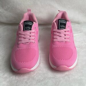 Women's Pink Breathable Athletic Shoes NWOT Size 7.5 No Box